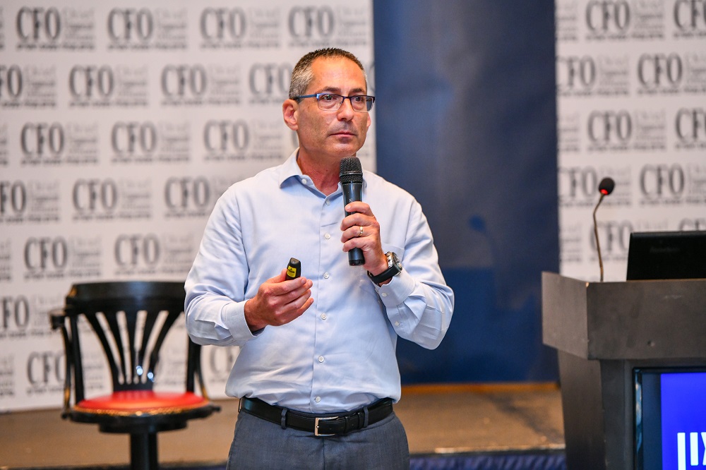 עו״ד טל עצמון