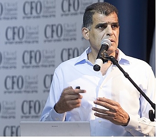 אלון בן צור: הצצה לעתיד (הגדל)