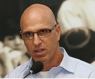 רן ששון: המדריך לרכישת חברה במצוקה (הגדל)