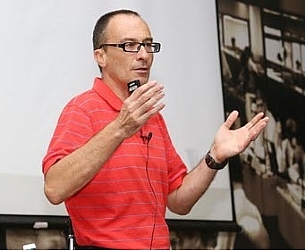 צביקה ליפשיץ, סמנכ"ל הכספים של חברת ולנס סמיקונדקטור (הגדל)